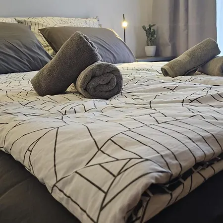 Mala Poleska - Przytulny Z Ogrodkiem アパート ブィドゴシュチュ